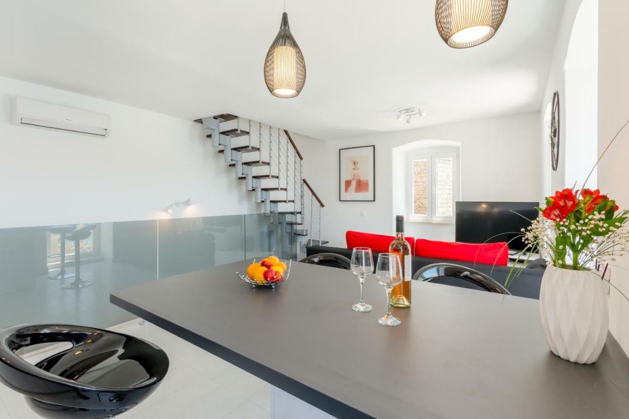 Apartment Barbara Supetar Buitenkant foto