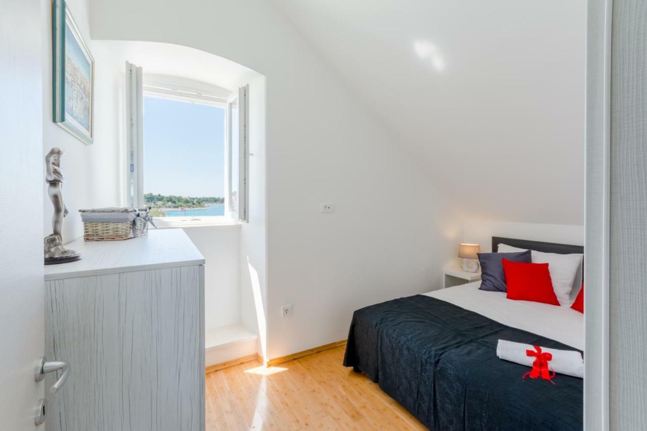 Apartment Barbara Supetar Buitenkant foto