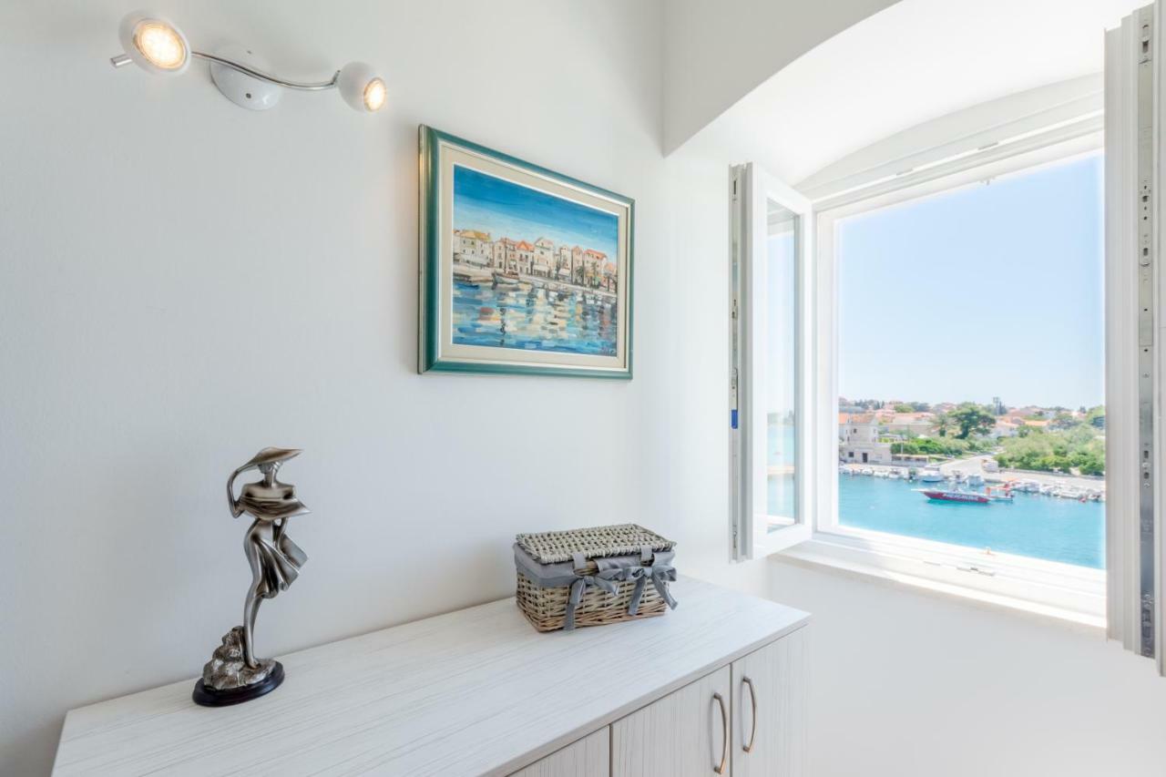 Apartment Barbara Supetar Buitenkant foto